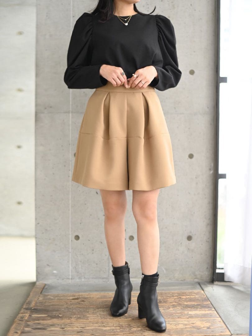 【TREFLE+1】✨新品未使用　トレフルプラスワン　タック　ショート　パンツ