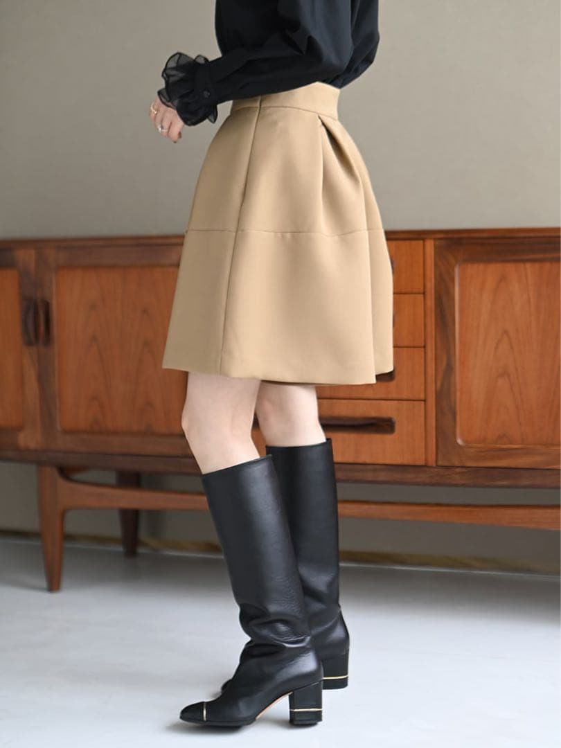 【TREFLE+1】✨新品未使用　トレフルプラスワン　タック　ショート　パンツ