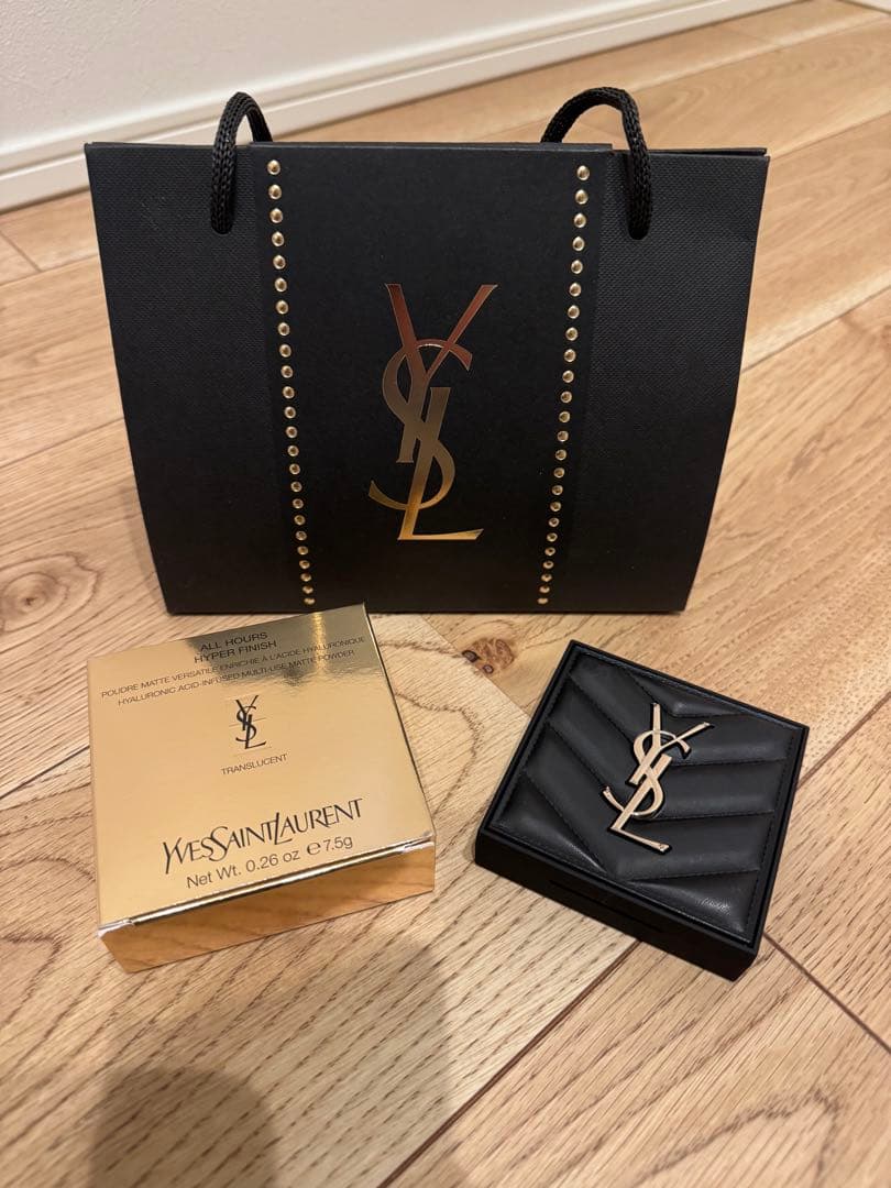 イヴ・サンローラン　フェイスパウダー新品