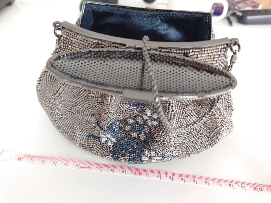 皇室御用達 ルミー 総ビーズバッグ