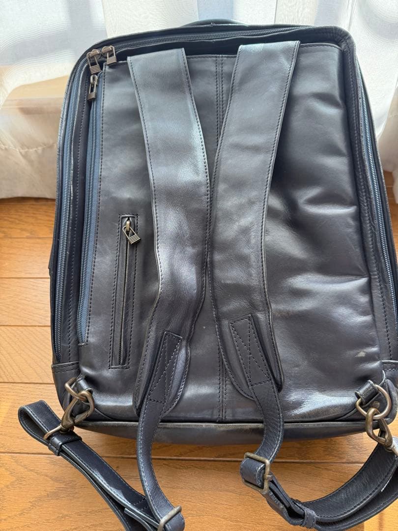 売り切り最終値下げ　マザーハウス　ザダンバックパック（濃紺）