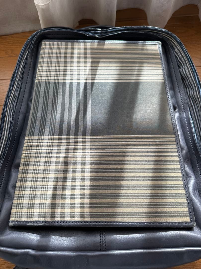 売り切り最終値下げ　マザーハウス　ザダンバックパック（濃紺）