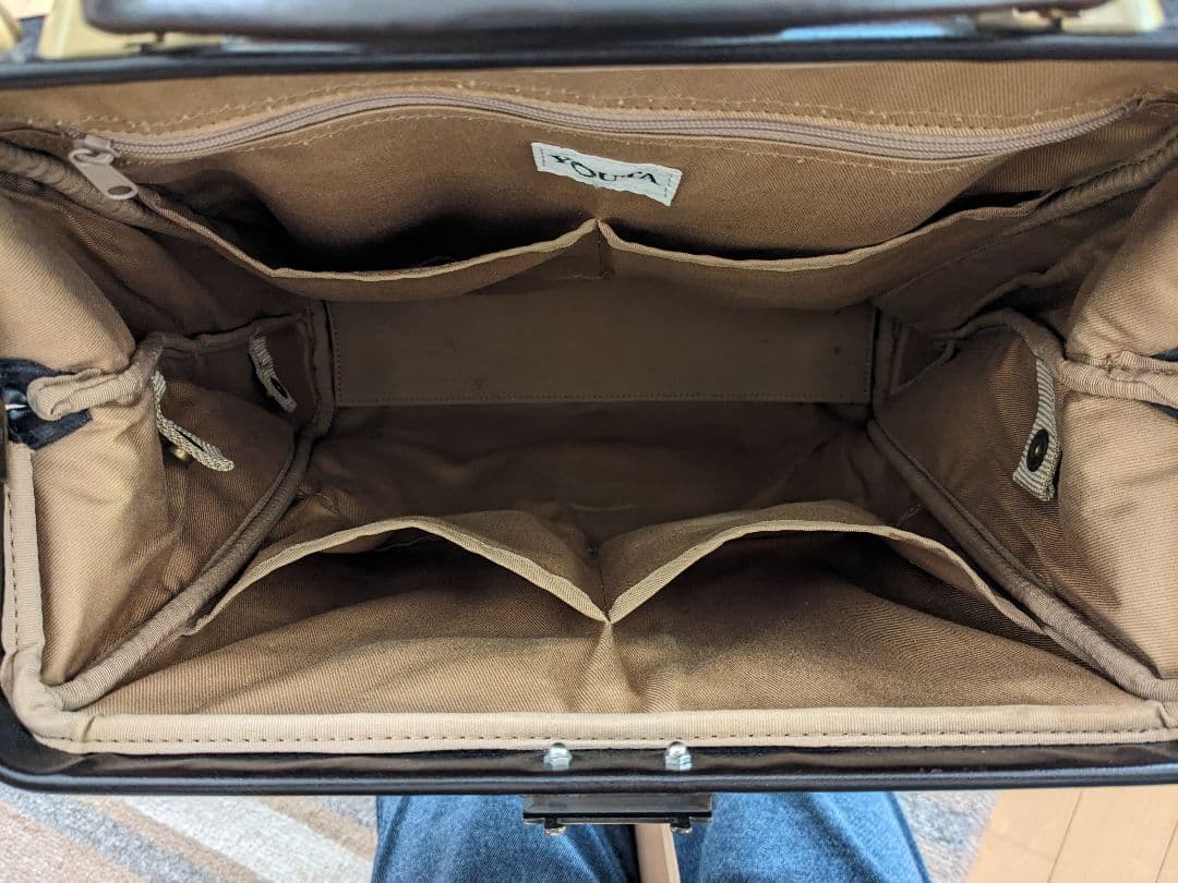 限定デザイン！ YOUTA ダレスバッグ Mサイズ チョコ（ブラウン）