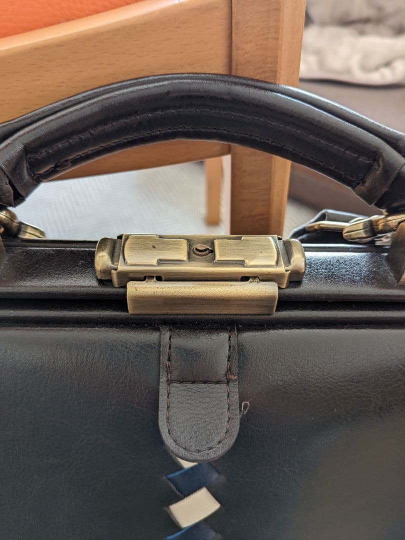 限定デザイン！ YOUTA ダレスバッグ Mサイズ チョコ（ブラウン）