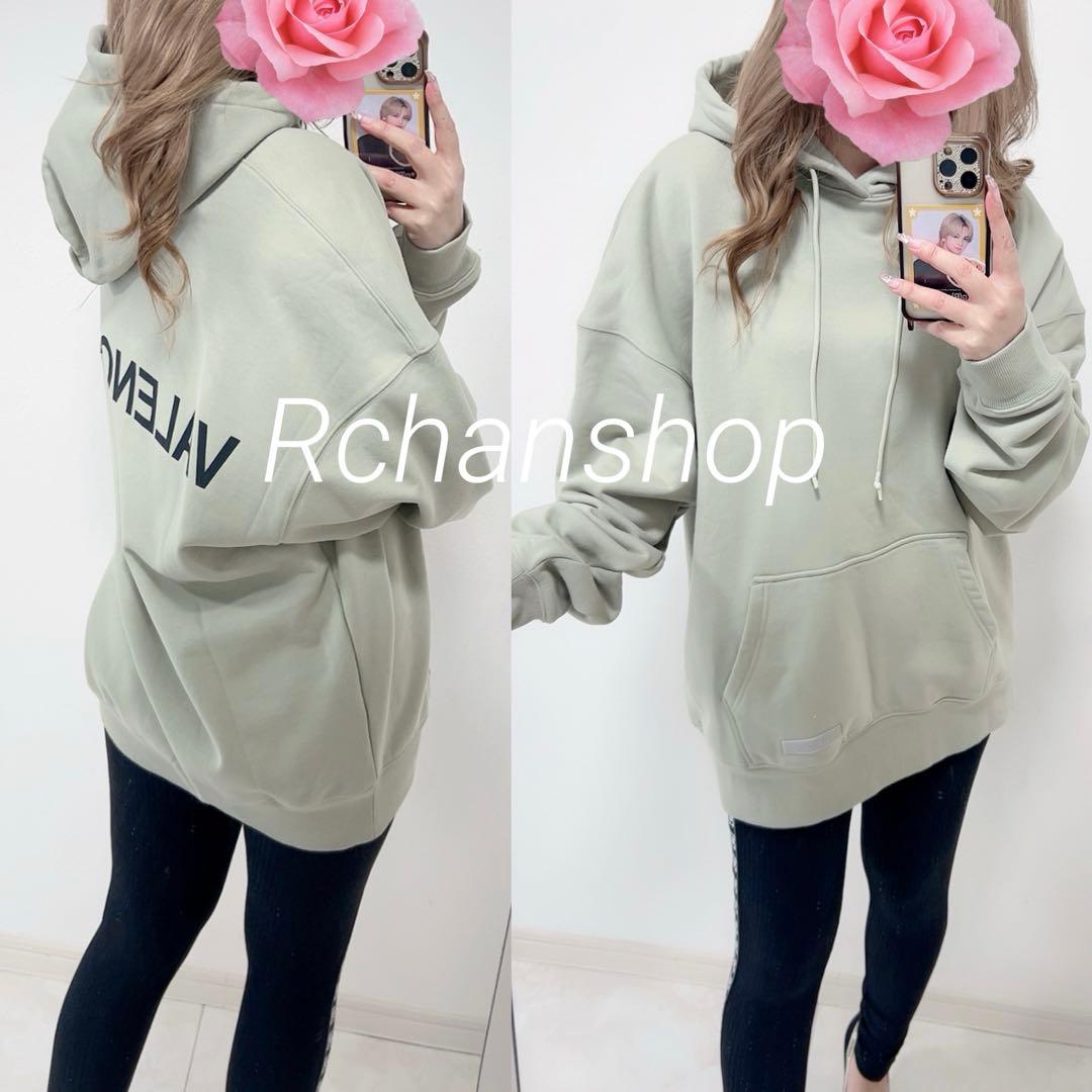 新品タグ付♡VALENCIANO ヴァレンティアーノ　バックロゴ　フーディー