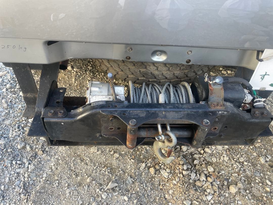 TOYOTA純正 12V ランクルの純正オプションウインチ　ランドクルーザー