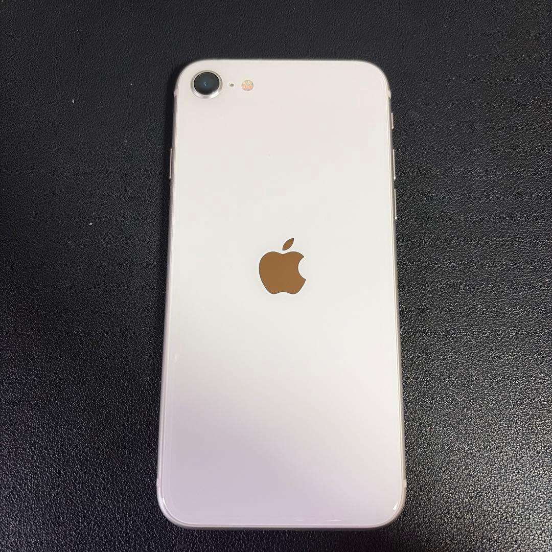 Apple iPhone SE 第3世代 ホワイト 64GB 本体　ケース付き