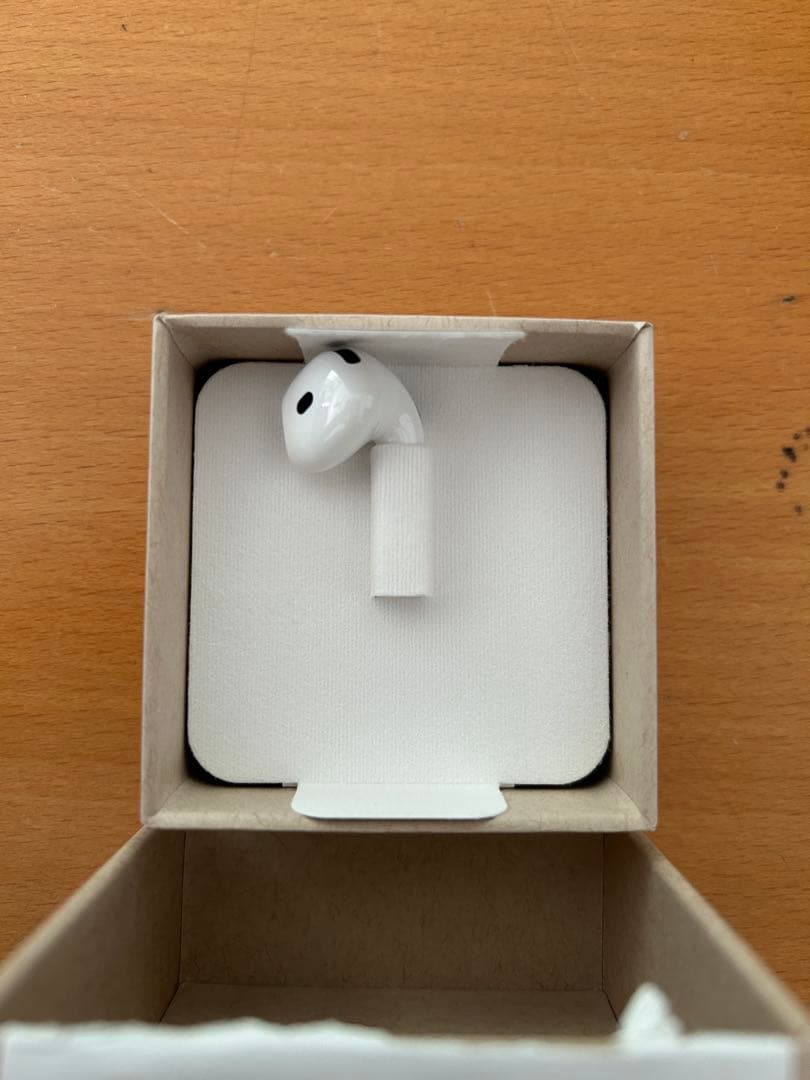 AirPods 第4世代　右耳　Z661-43102