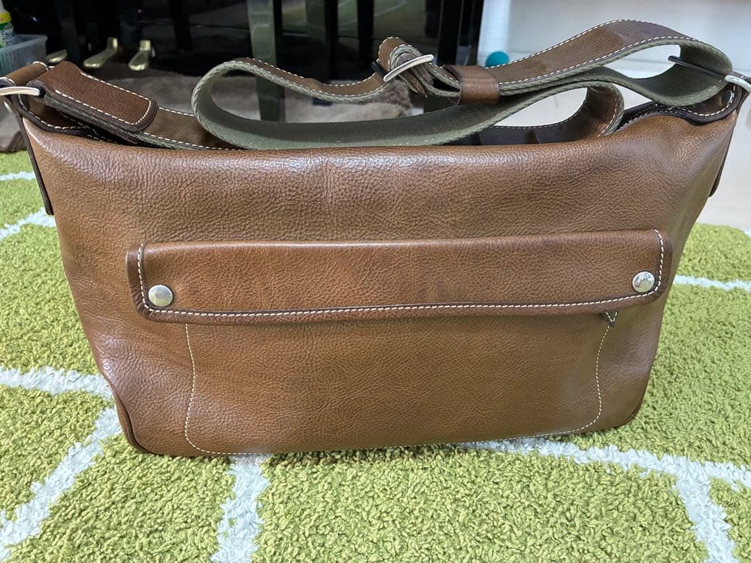 限定値引き！本日のみ！【ルボナー】パパスショルダー　グリージオ