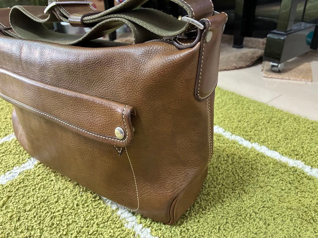 限定値引き！本日のみ！【ルボナー】パパスショルダー　グリージオ