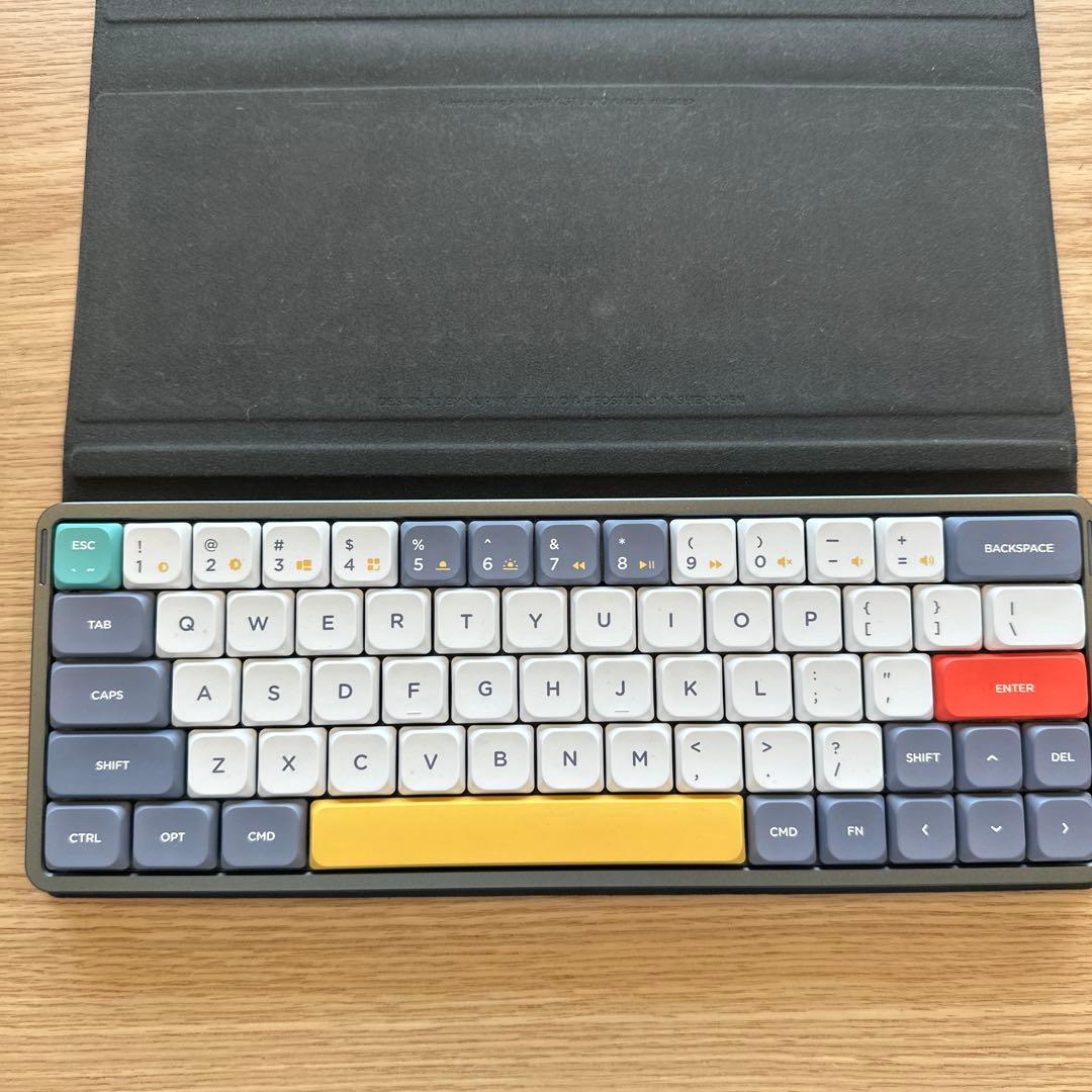 ニューファイ　nuphy キーボード　赤軸