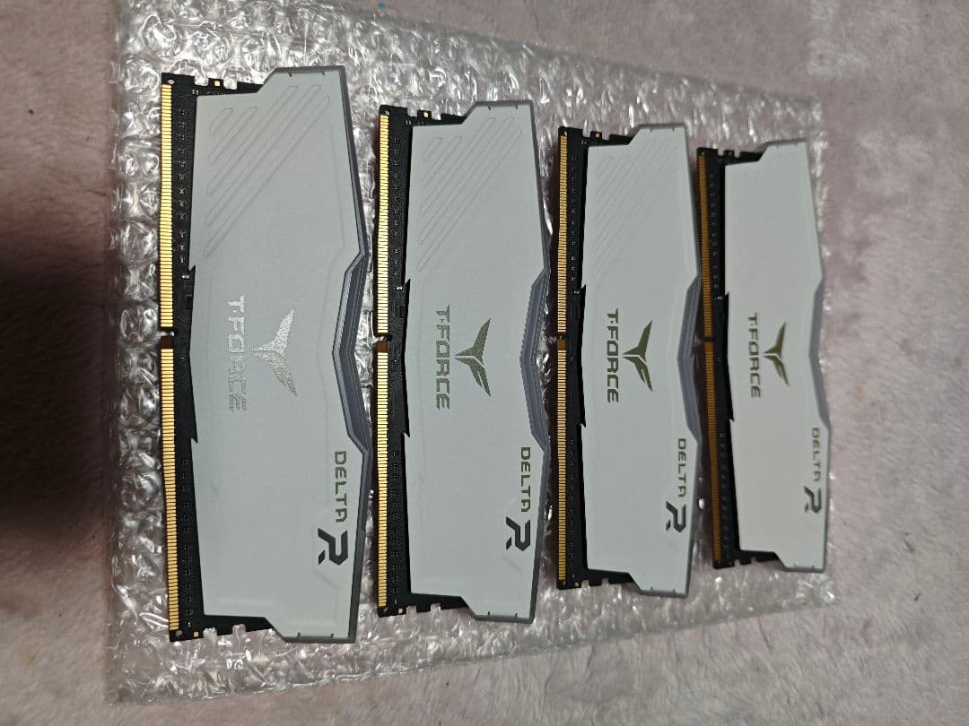 TEAM RGB WHITE DDR4 3600Mhz 8G✕4枚