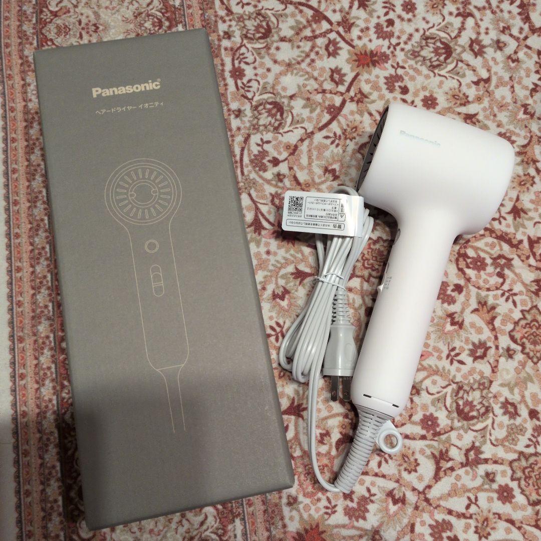 イオニティドライヤー最新モデル　EH-NE8N　ホワイト