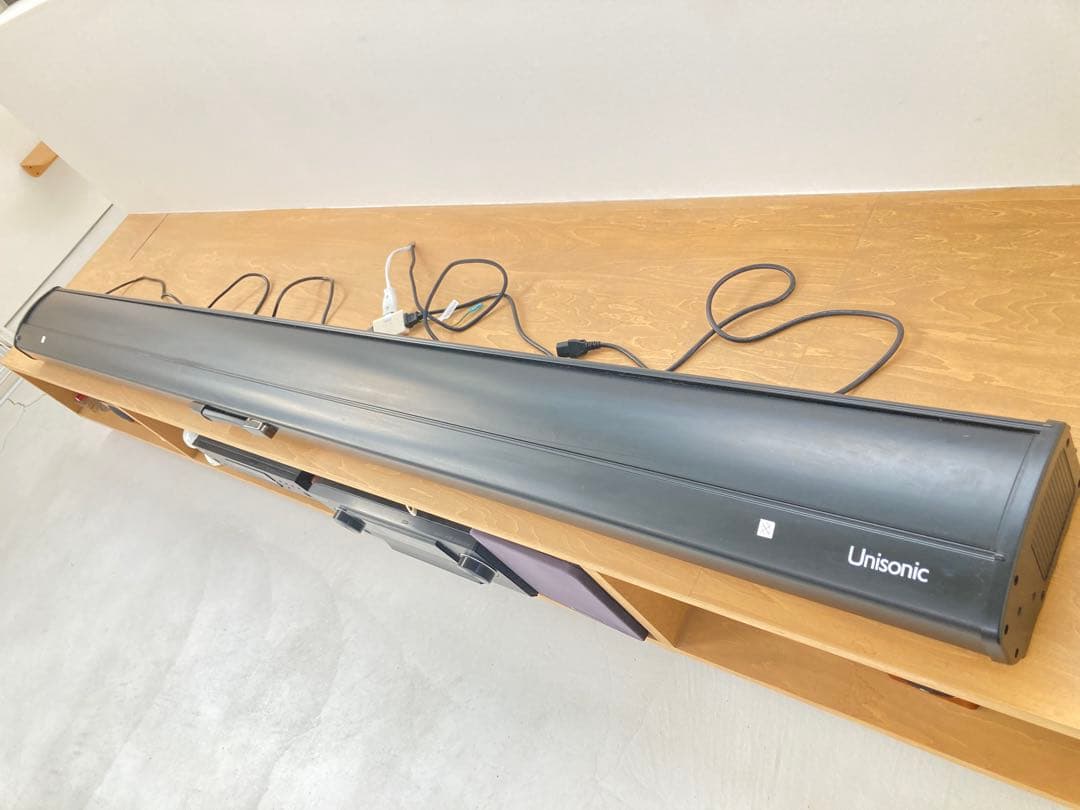 【引き取り限定】ユニソニック　立ち上げ式100インチ電動スクリーン