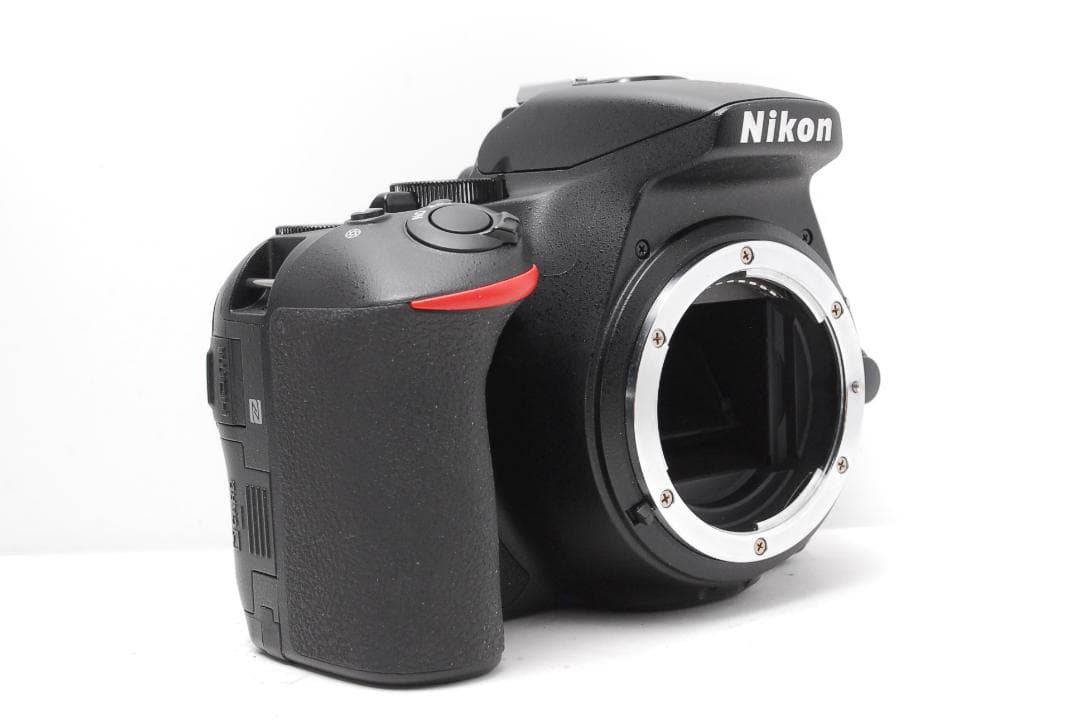 【使用感極少　ダブルレンズ】　Nikon D5600　WiFi搭載　スマホ転送