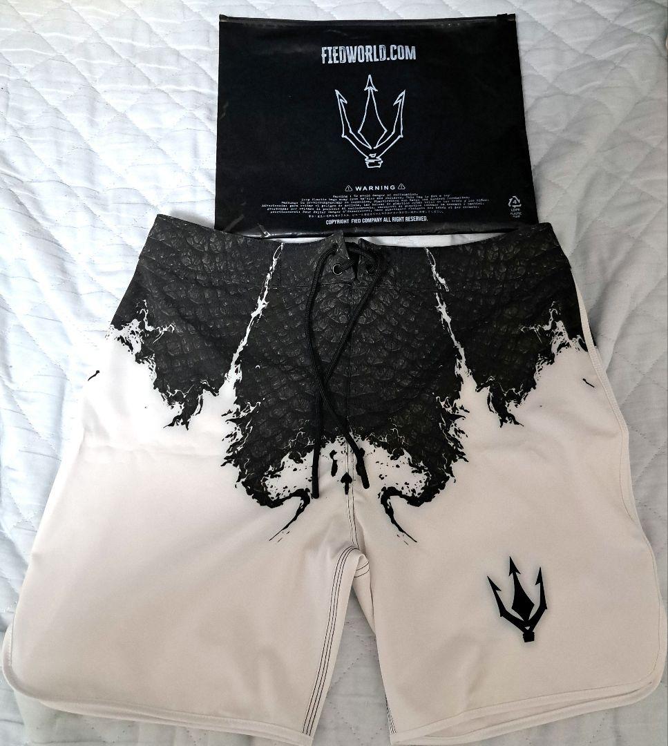 FIED ホワイト/ブラック　フィジーク　サーフパンツ