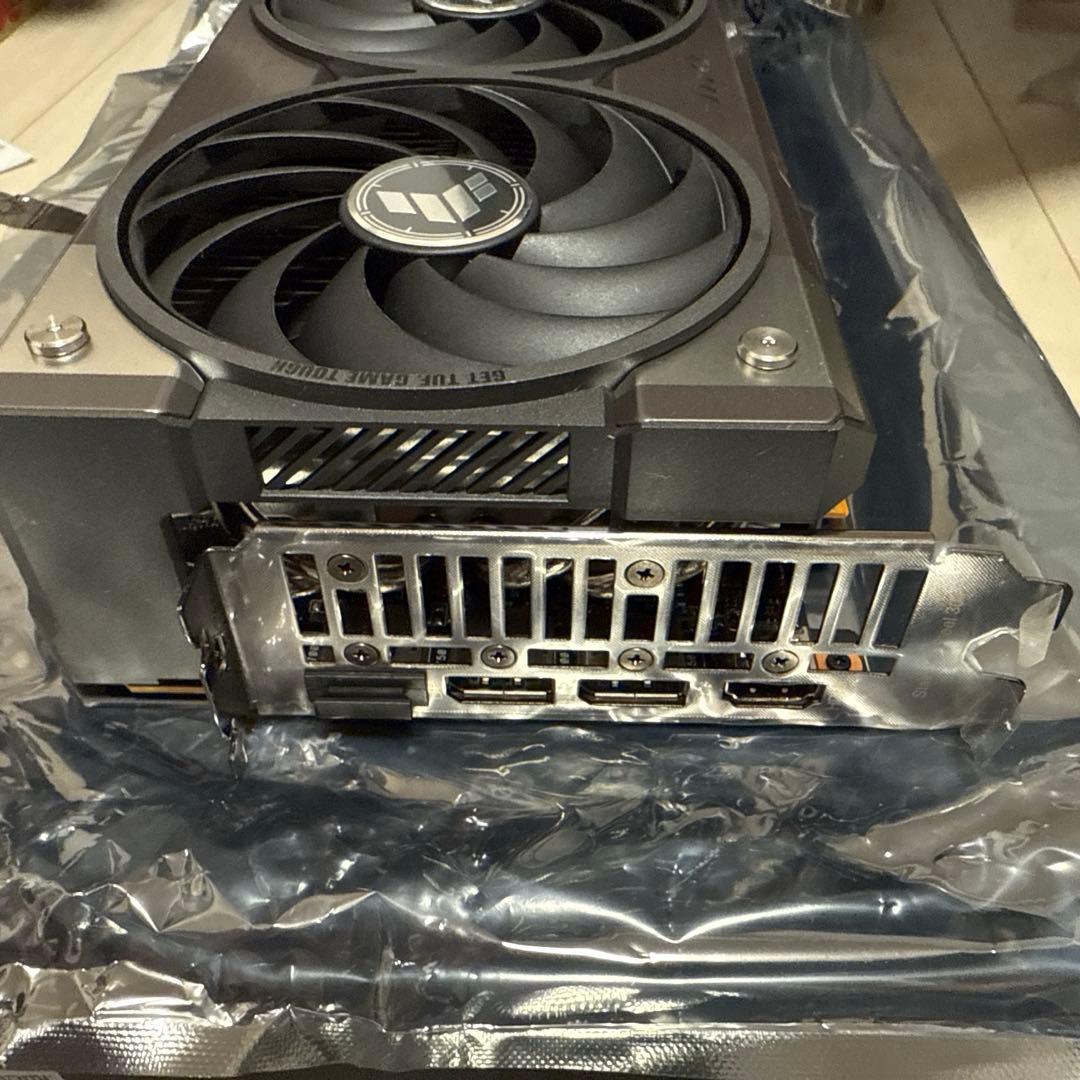 グラフィックボード・グラボ・ビデオカード ASUS TUF-RX9070XT-O16G-GAMING