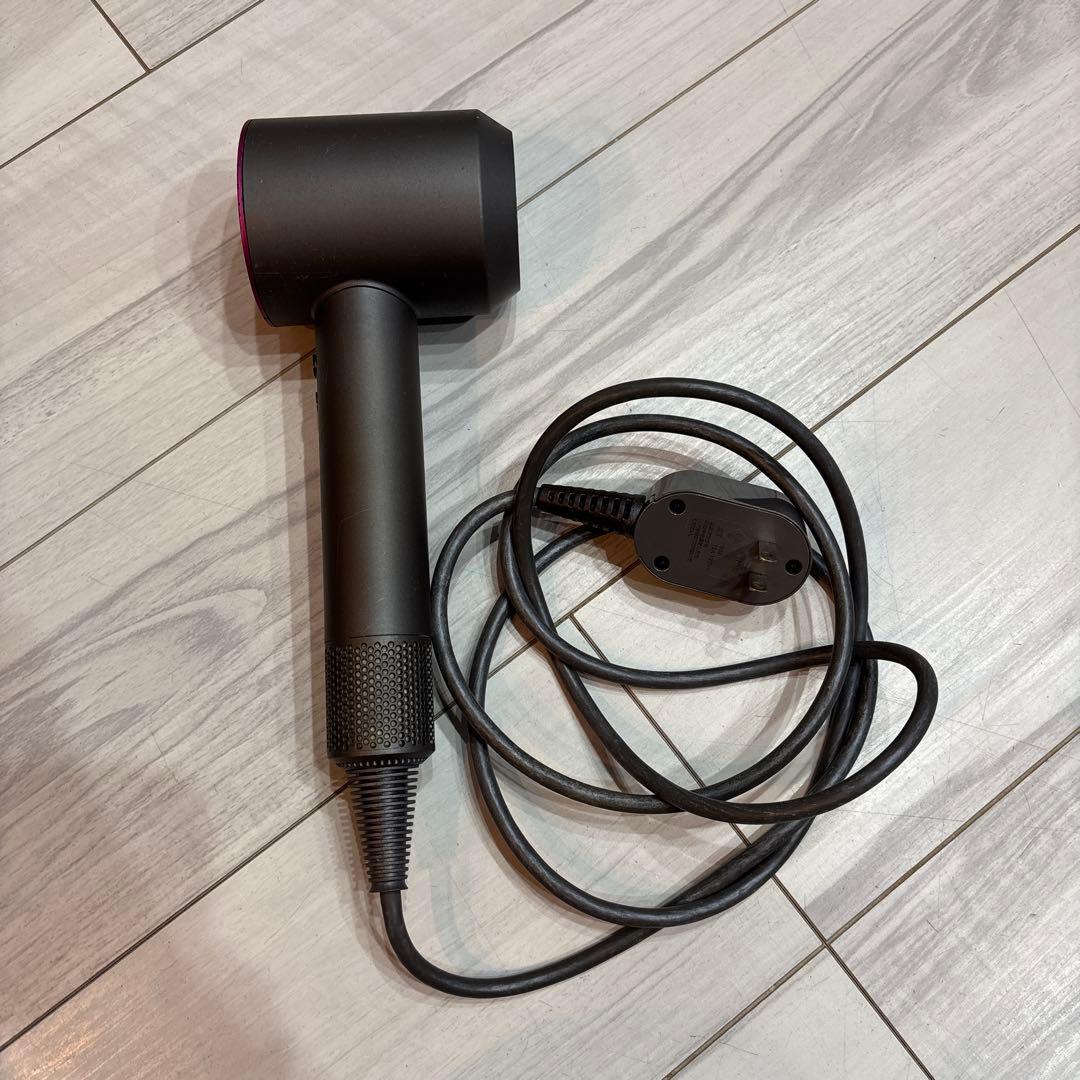 ダイソン　ヘアドライヤー　HD01