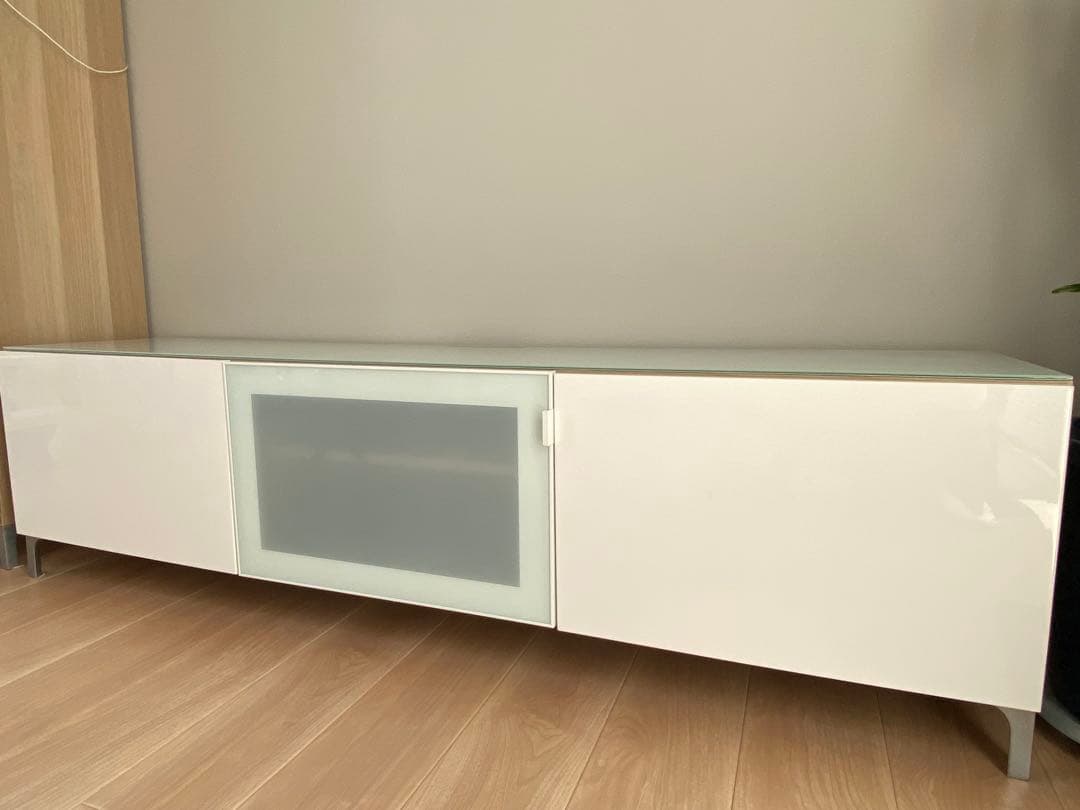 【IKEA】ベストー　テレビ台 ホワイト　ガラス天板付き