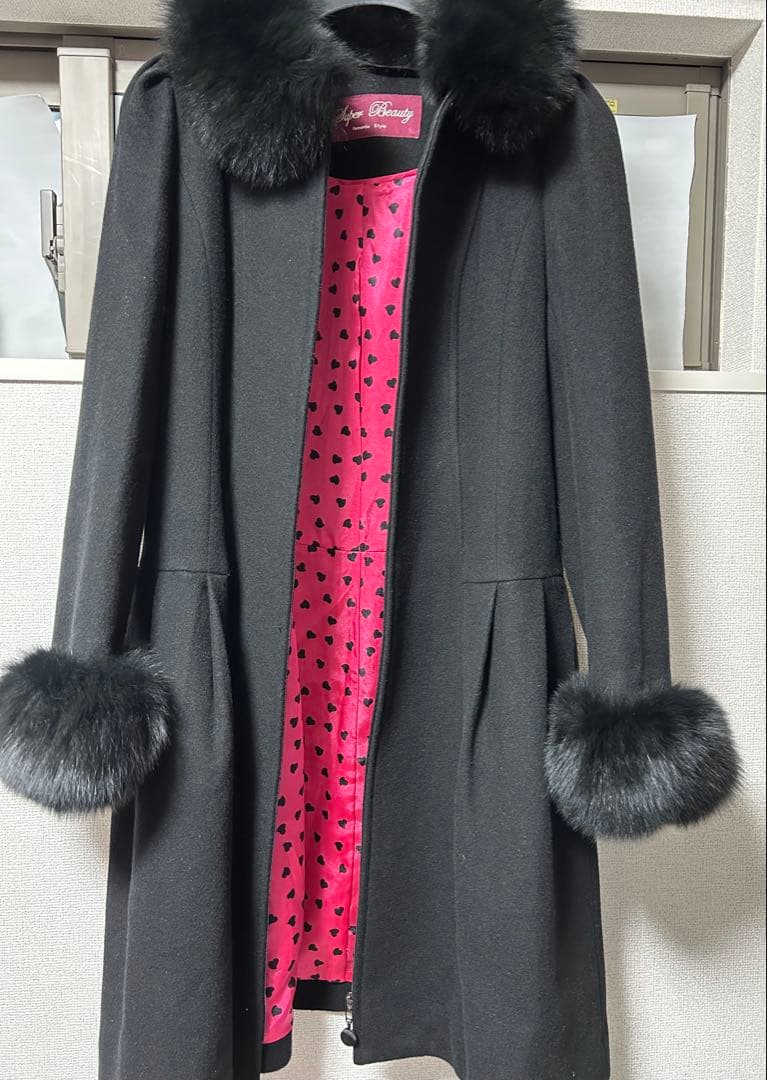 【未使用に近い】スーパービューティーのファー付きコート