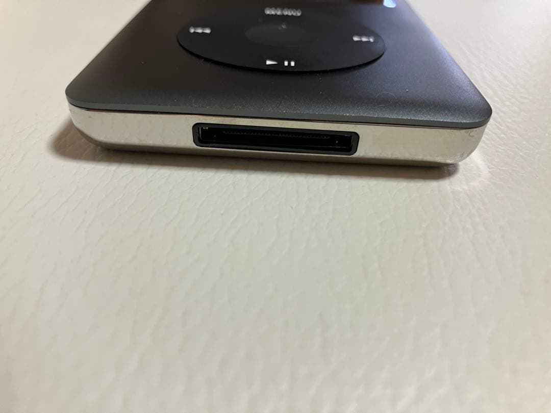 iPod classic 160GB 中古 箱あり 専用ケース付