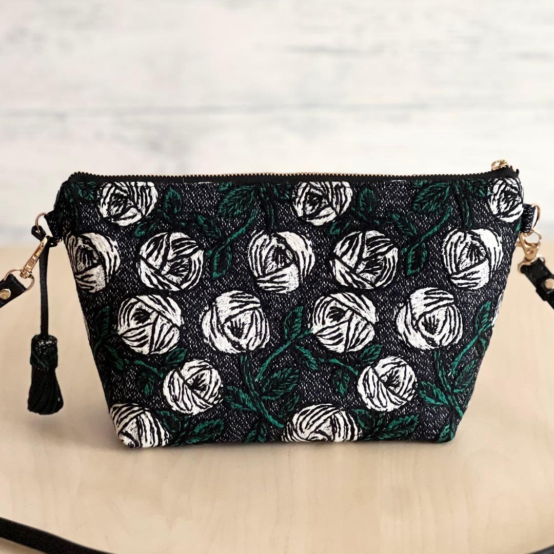 ミナペルホネン rosy navyショルダーバッグMB512-252