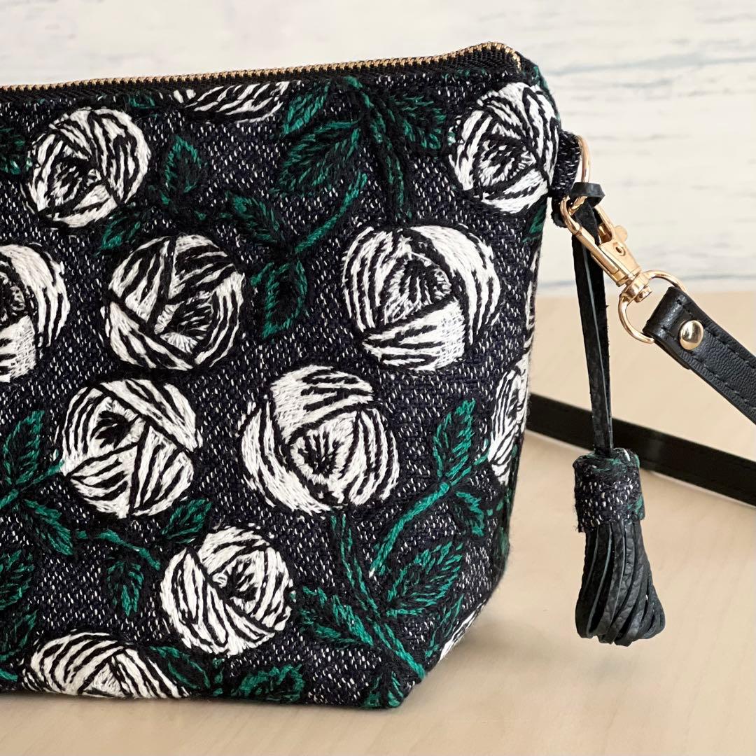 ミナペルホネン rosy navyショルダーバッグMB512-252