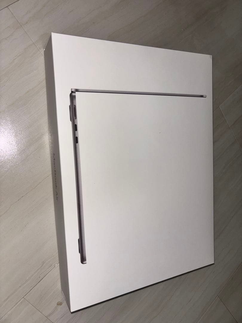 ち*マ様 MacBook Air 2022年 M2 10コア　16GB 256G