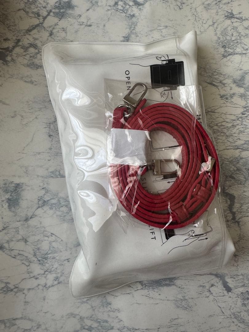 ★新品★ファミリア　ajew スマホケース　スマホショルダー　マルチケース　S