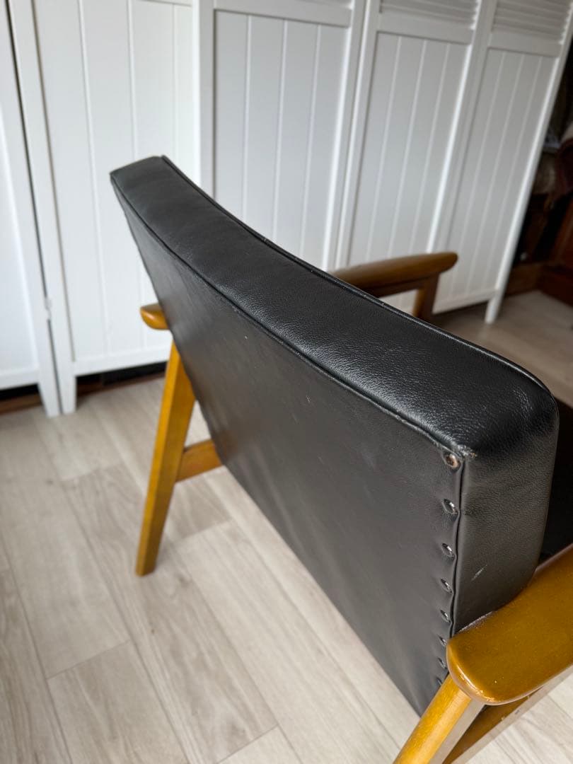 ②カリモク Kチェア 1Pソファ WS1180BW レトロ 1人掛けソファ