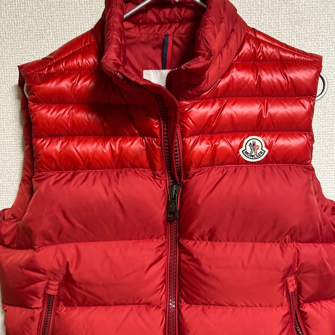 モンクレールレッド ダウンベスト