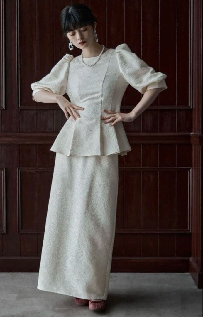 etoll. フラワージャガードセットアップドレス ペプラム　スカート