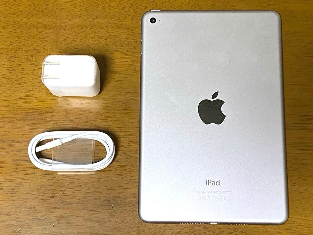 K*o様 iPad mini4 本体 充電器・USBケーブル付き