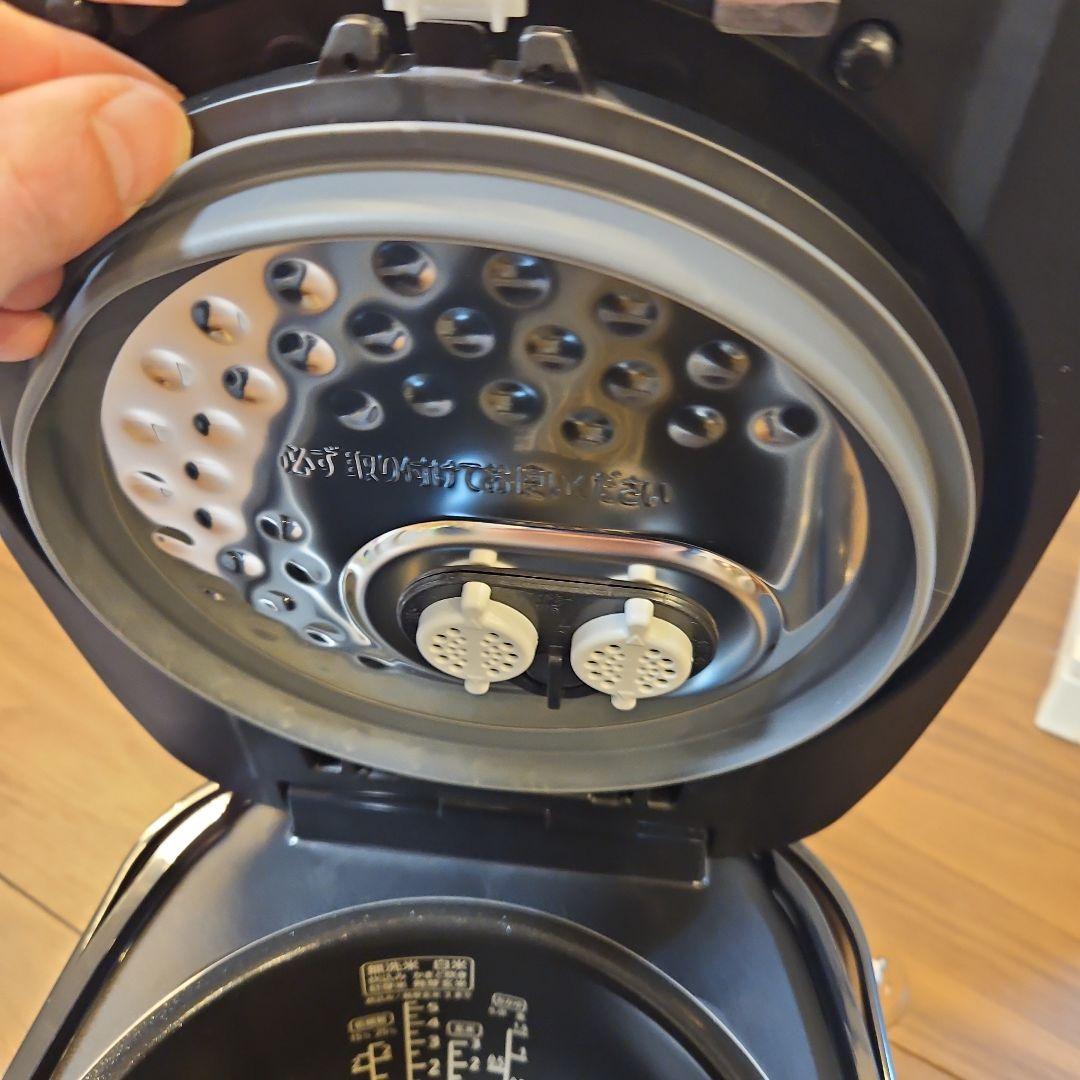 新品5.5合炊き圧力IH炊飯器　黒ダイヤモンド厚釜かまど炊き　遠赤