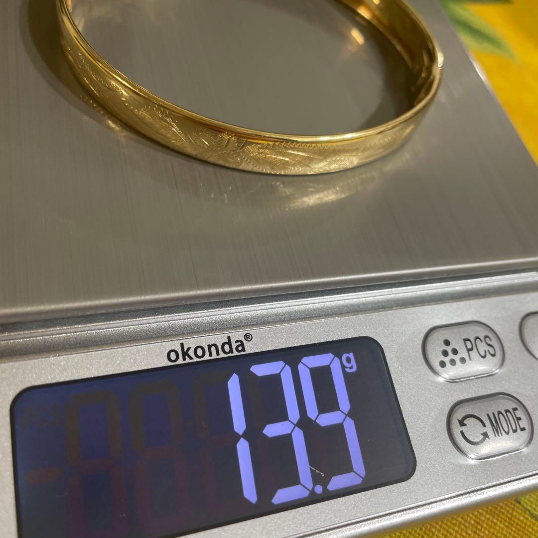 ウノアエレ　k18 ゴールドエングレーブバングル　四葉