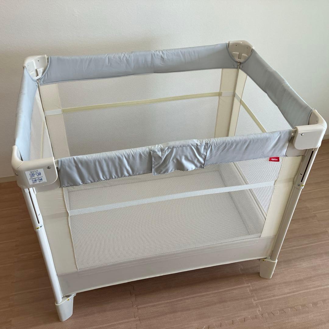 アップリカ　ココネル　エアーAB ホワイトグレー