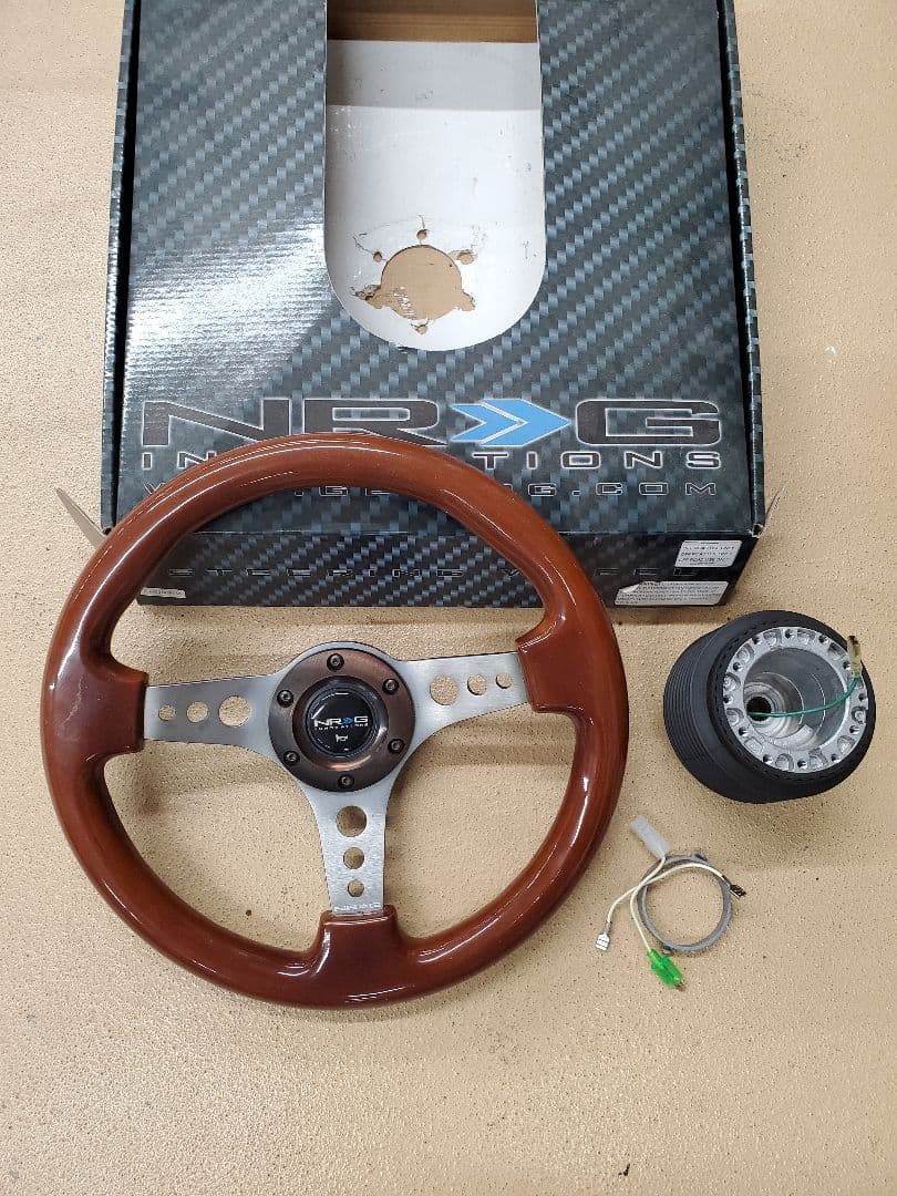 NRG ウッドステアリング 33パイ