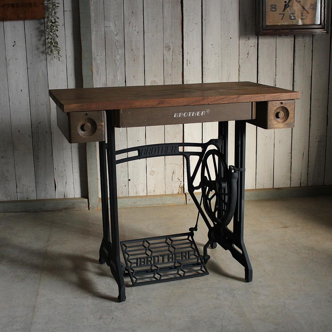 古い鉄脚と古材のテーブル　ワークデスク　机　作業台　古家具　古道具