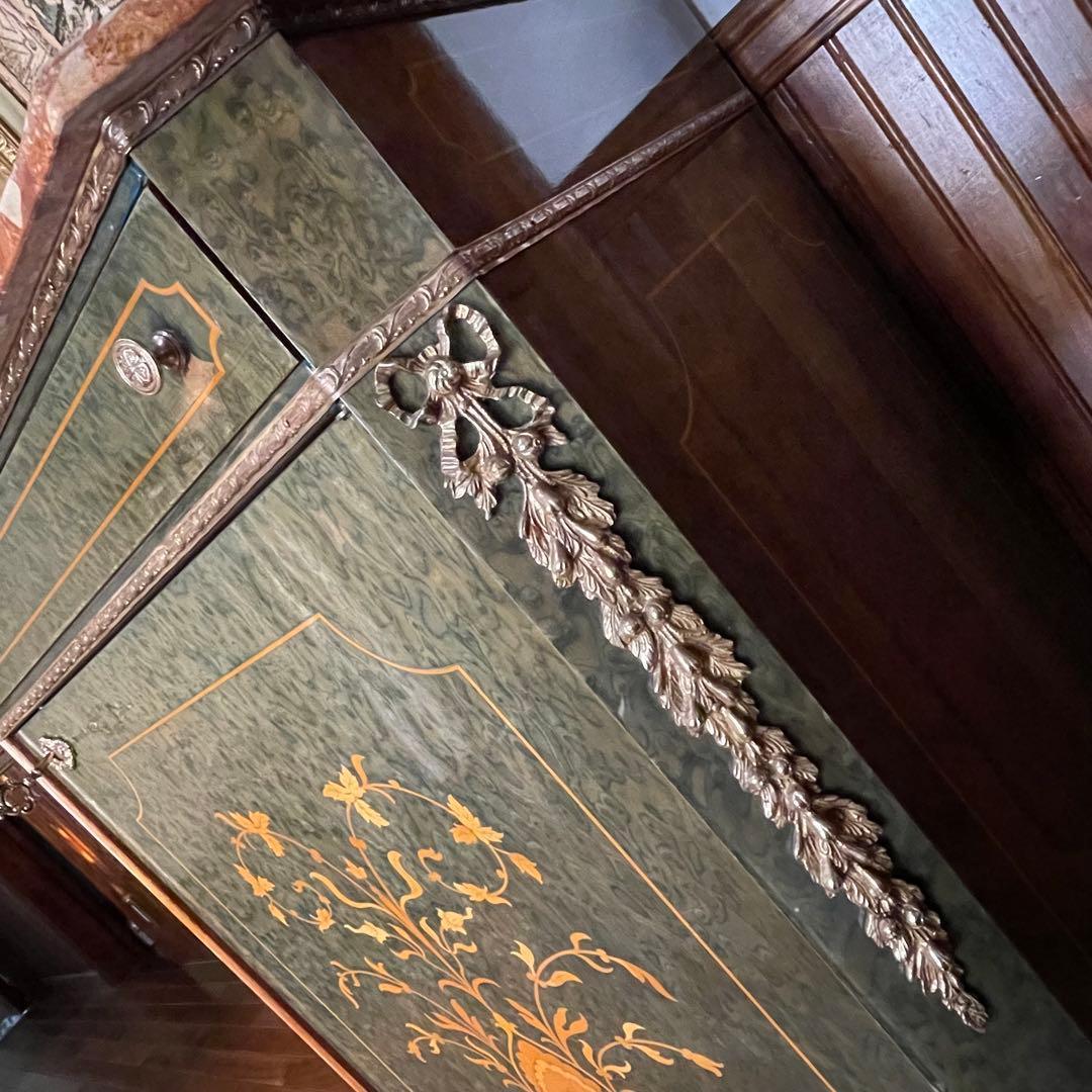 イタリア製 大理石天板 象嵌細工 キャビネット☆バーズアイ杢目 真鍮装飾☆引出付