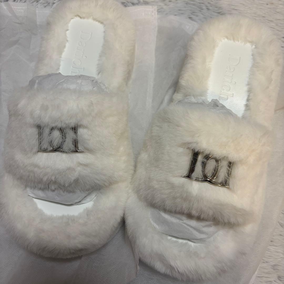 darich ダーリッチ プラットフォームファーサンダル ホワイト