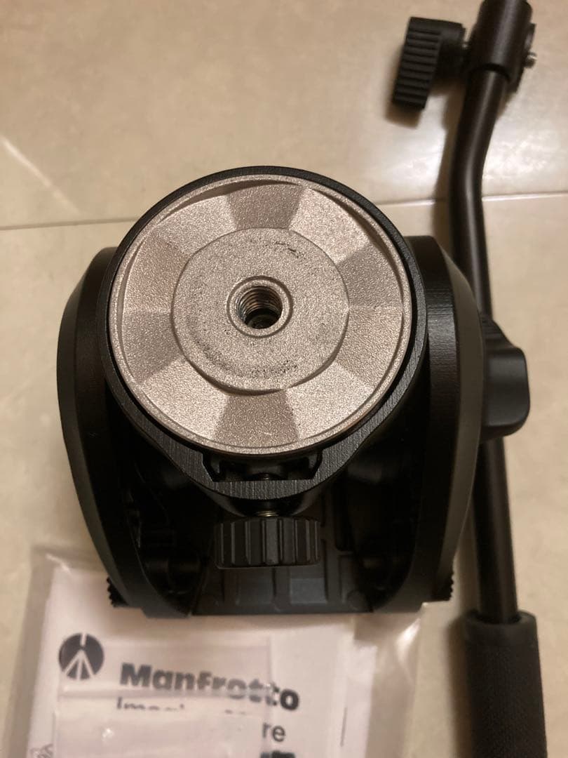 マンフロット MVH500AH Fluid Video Head with F…