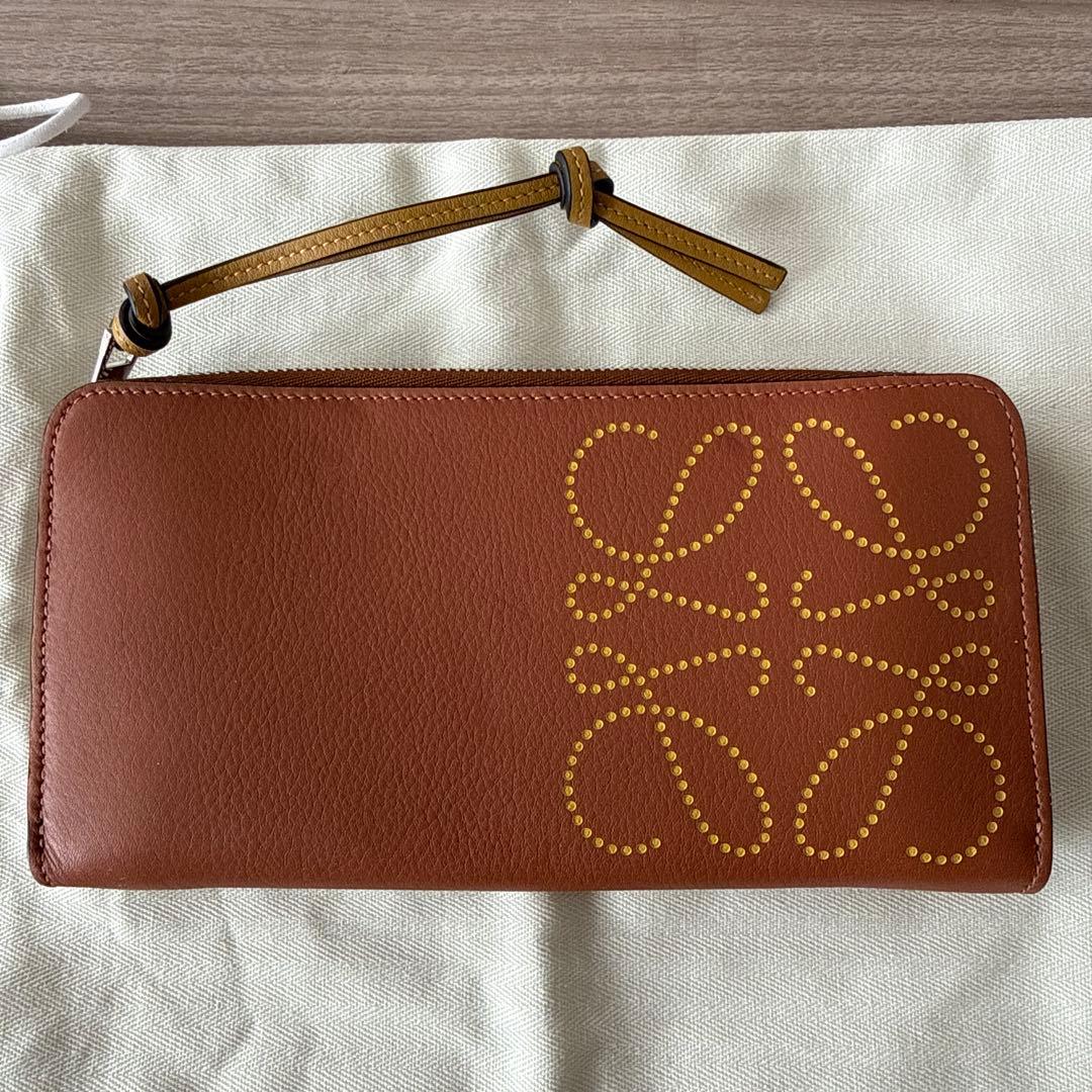 LOEWE ラウンドジップ長財布