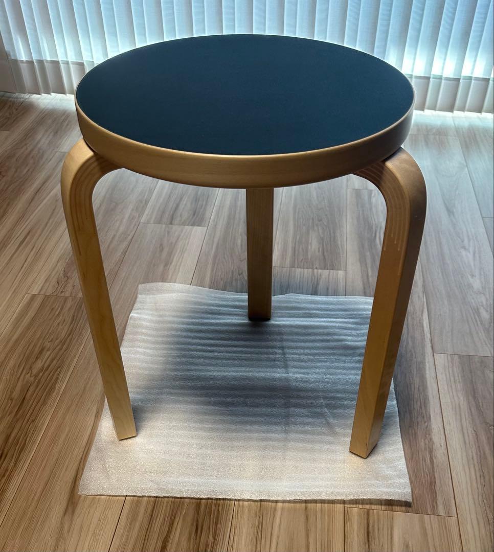 artekアルテックスツール60Stool3本脚ブラック リノリウム2024年製