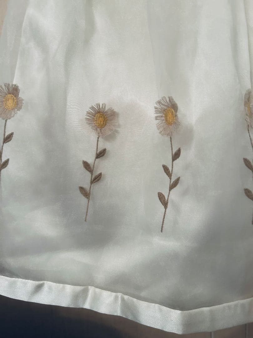 ena、familiaファミリアのスペインデザインドレス