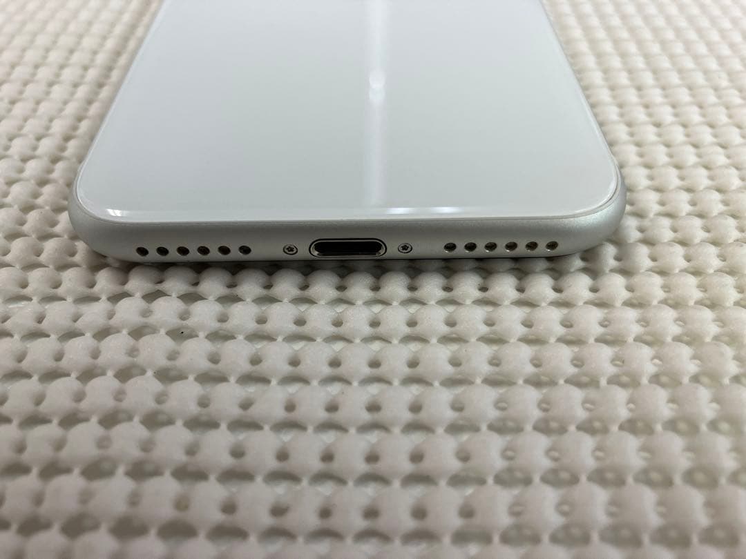 iPhone SE 第2世代 128GB バッテリー新品