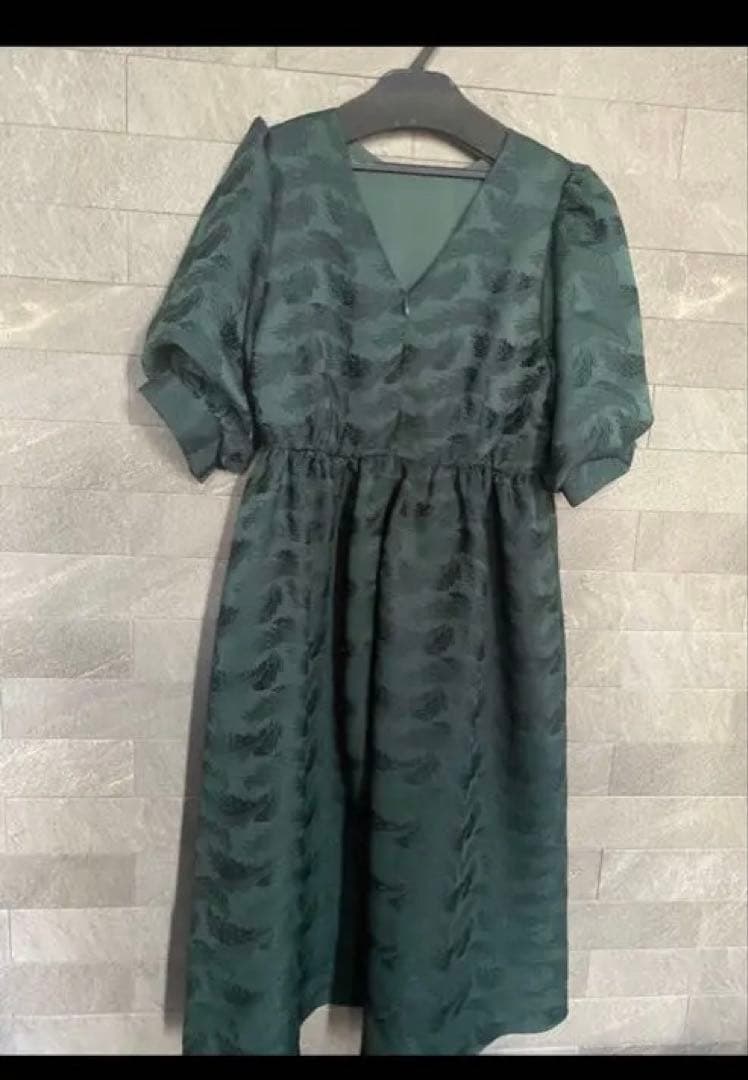 etoll. ダークグリーン フレアドレス