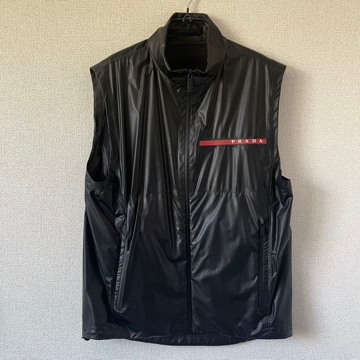 【試着のみ】定価24万　PRADA リネアロッサ　ナイロンベスト
