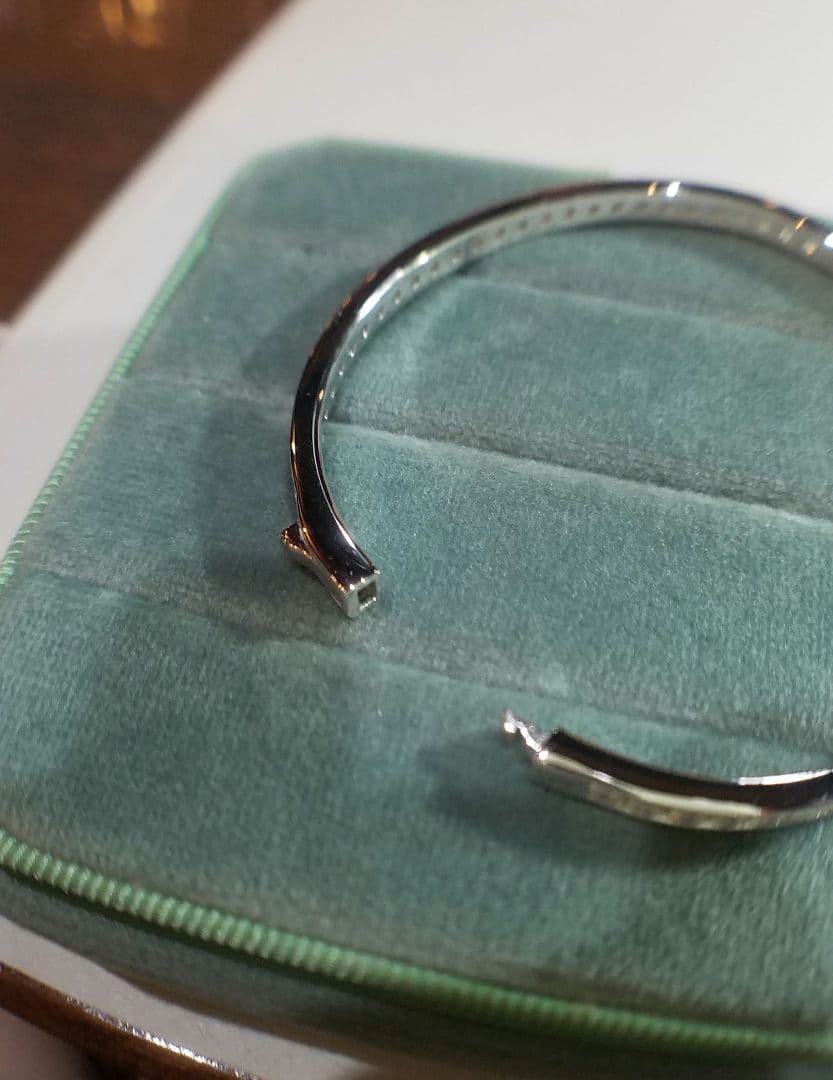 STORY！最高級モアサナイト バングル　16～17センチ