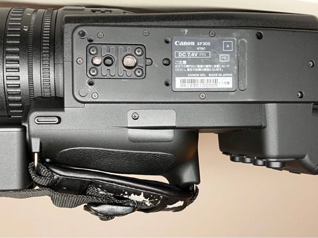 Canon 業務用ビデオカメラ XF305 (バッテリ・CFカード付、即収録可)