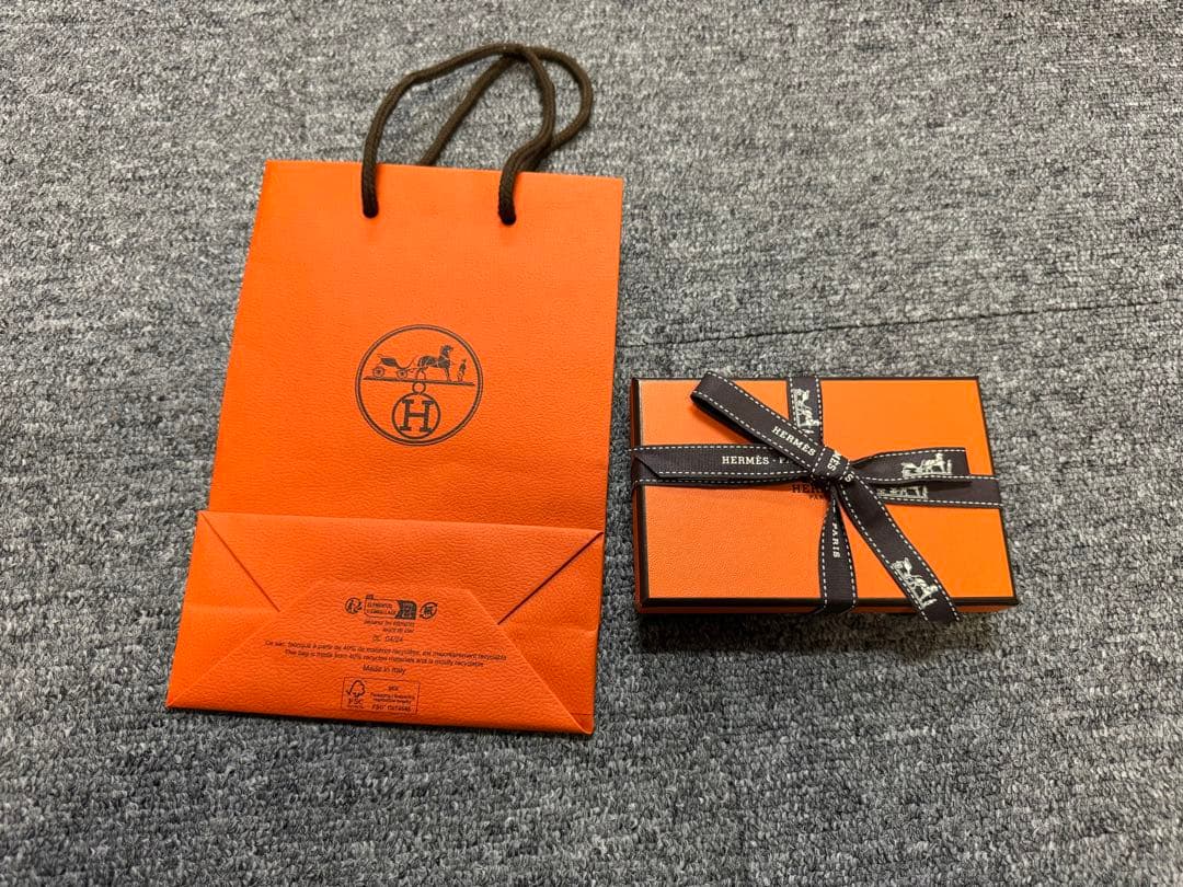 【新品未使用】HERMES エルメス カルヴィ カードケース　エトゥープ